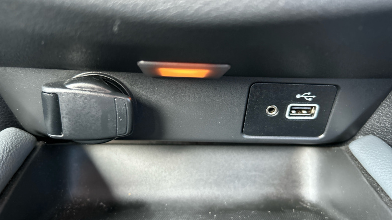 Nissan Juke 1.0 DiG-T N-Connecta 5dr Petrol Hatchback